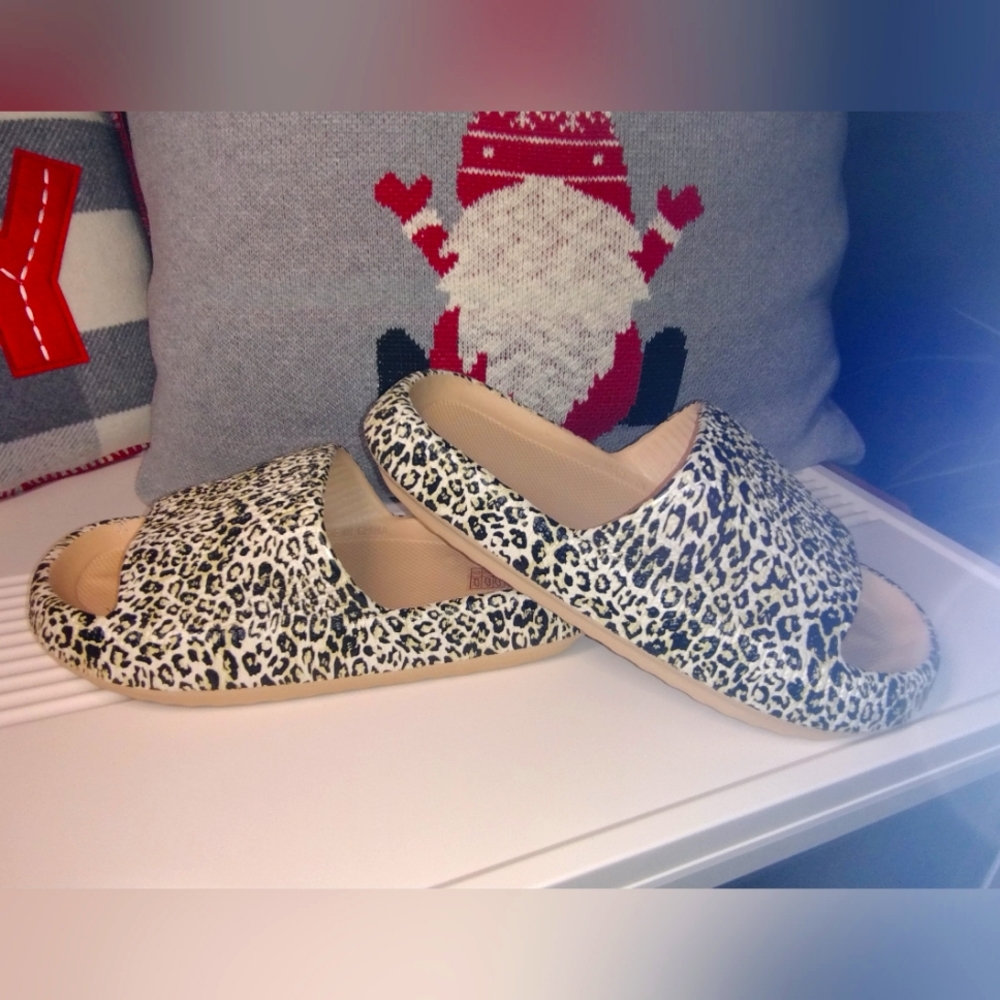 Sz 8.5-9 Animal Print Slides NEW, Foam Black, White, Yellow - Picture 7 of 13